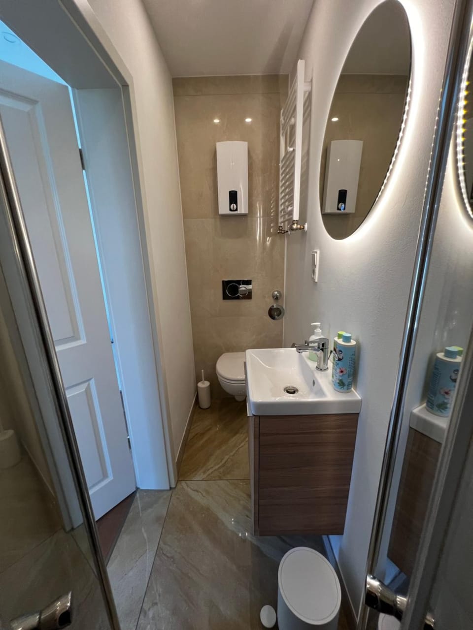 Shower, Toilet, Bathroom