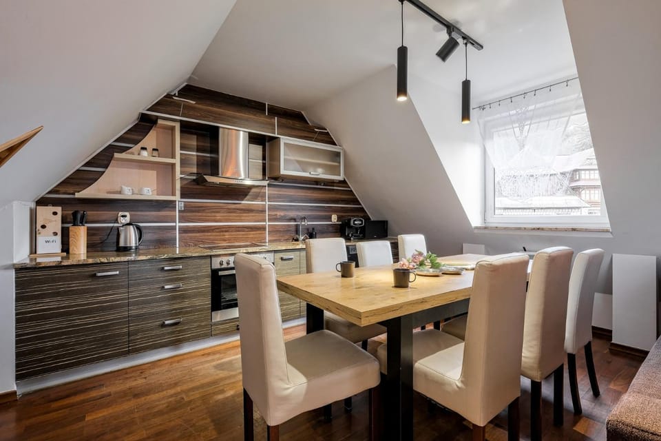 Coffee/tea facilities, Kitchen or kitchenette, Dining area, pet friendly, stove