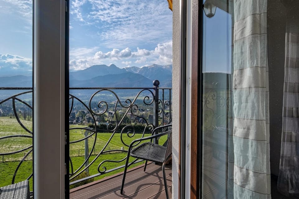 Day, Natural landscape, View (from property/room), Balcony/Terrace, Mountain view