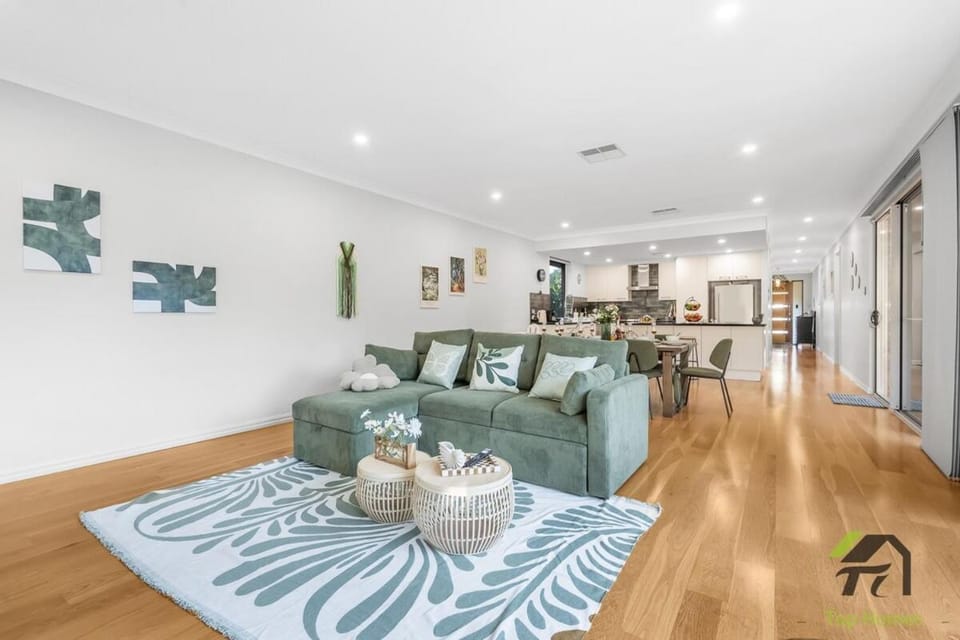 Adelaide Resort 5 Bedrooms swimming Pool House in Adelaide