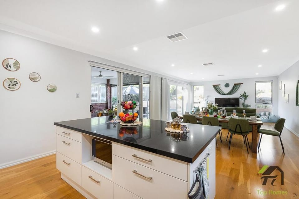 Adelaide Resort 5 Bedrooms swimming Pool House in Adelaide