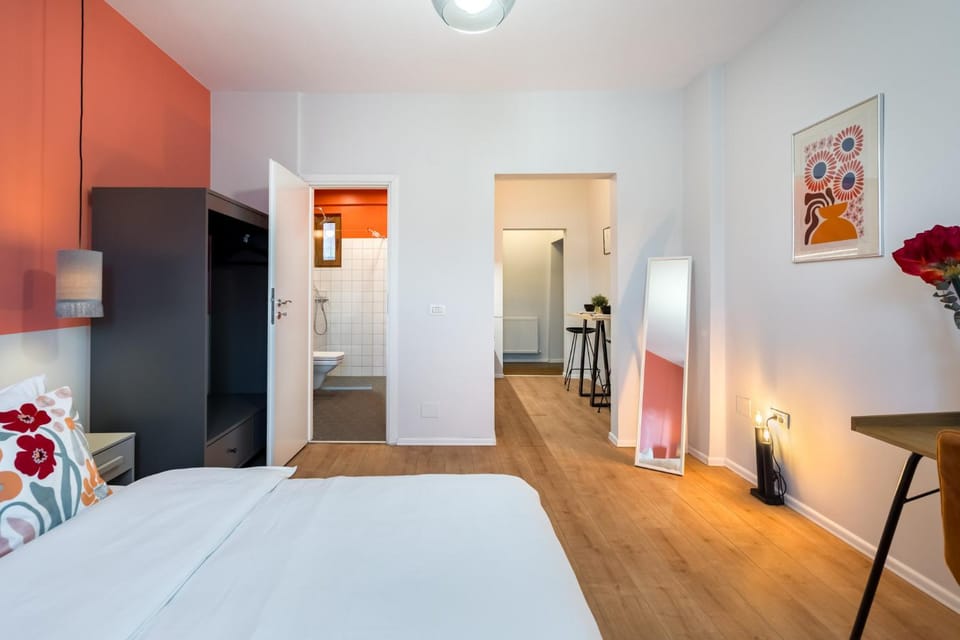 Bed, Kitchen or kitchenette, Photo of the whole room, Bedroom, wardrobe