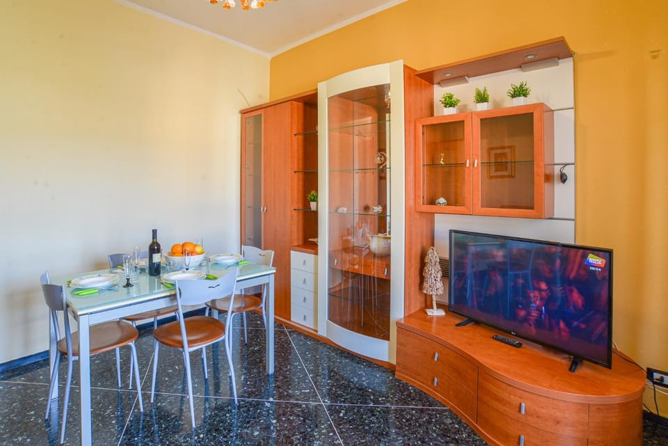 Communal lounge/ TV room, TV and multimedia, Evening entertainment