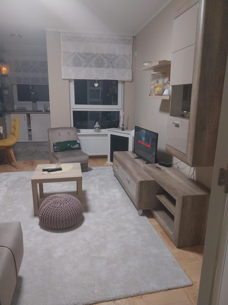 Living room, Photo of the whole room