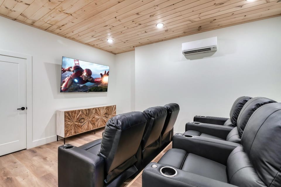 Spring Splash Retreat - Pool Hot Tub & Games House in Sevierville