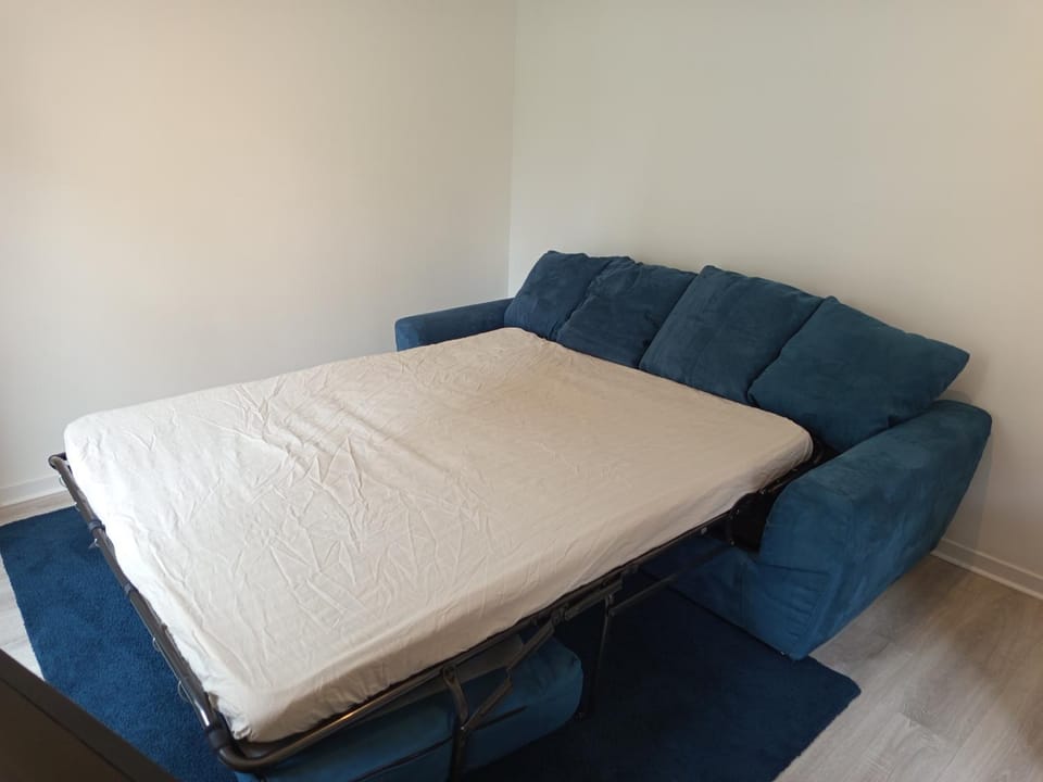 Bed, Living room