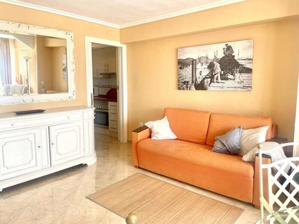 Apartamento en primera línea, Sea Front, Pool & Parking Apartment in Benidorm