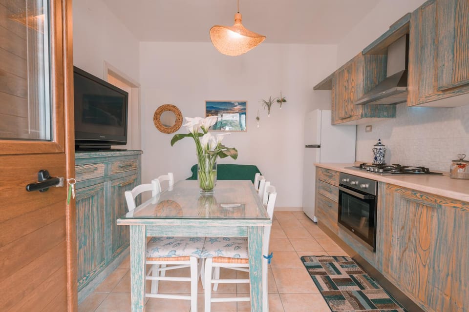 TV and multimedia, Kitchen or kitchenette, Dining area, oven, pet friendly, stove