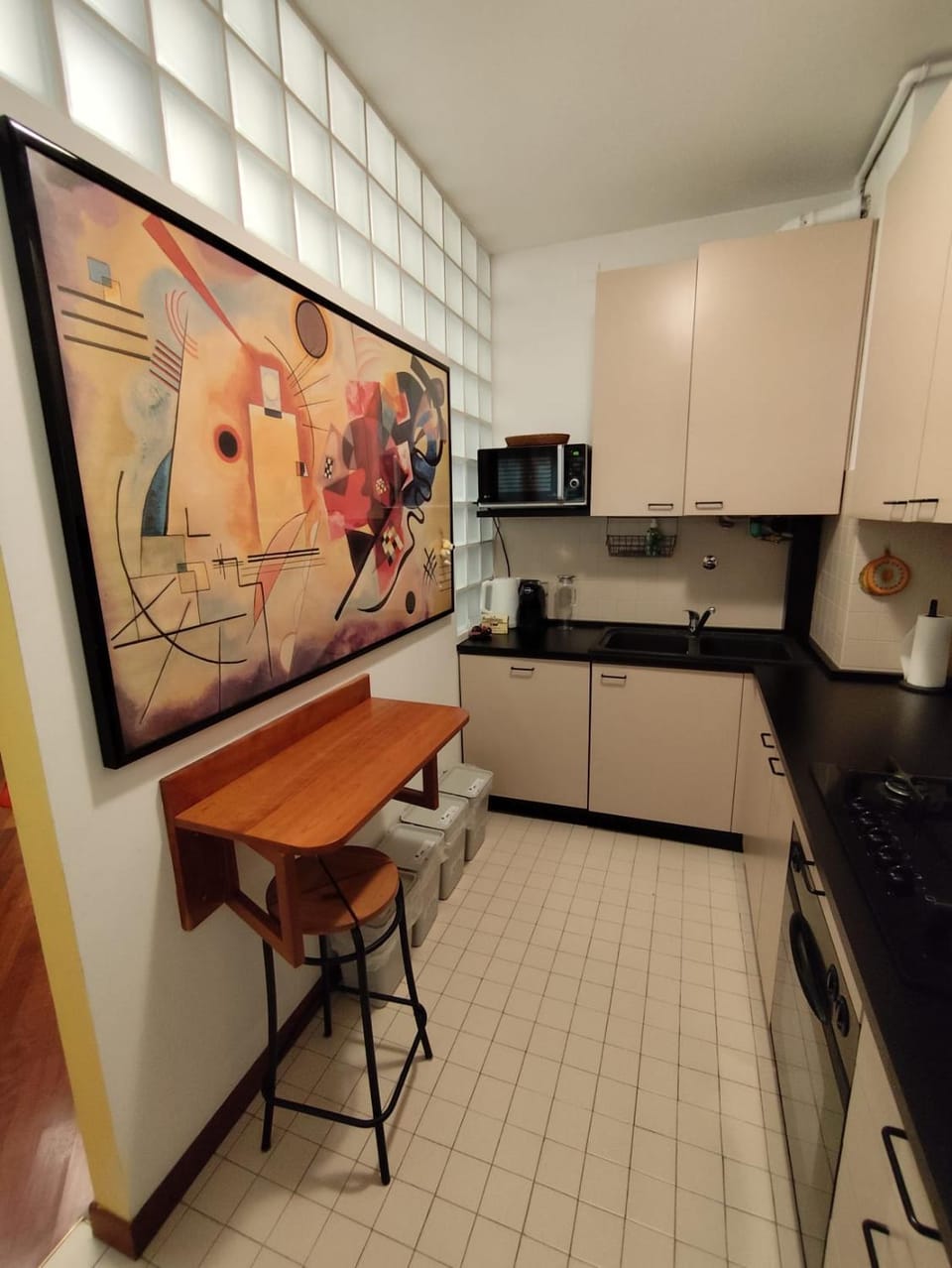Kitchen or kitchenette, Dining area, oven, stove