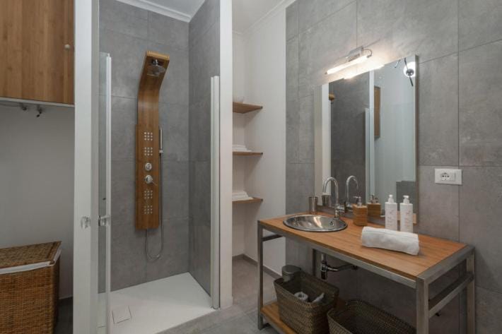 Shower, Bathroom