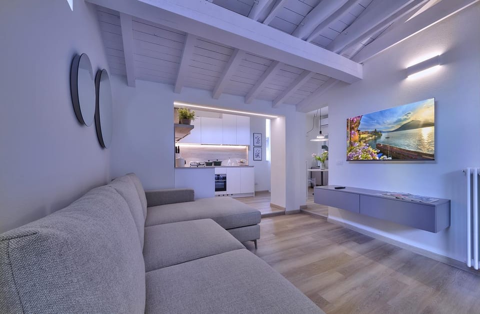 Communal lounge/ TV room, TV and multimedia, Kitchen or kitchenette, Living room, Seating area, Evening entertainment