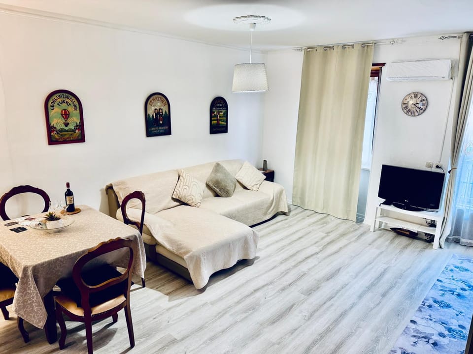 Appartamento Lana zona terme Centro e vicino a Villa Igea Apartment in Liguria