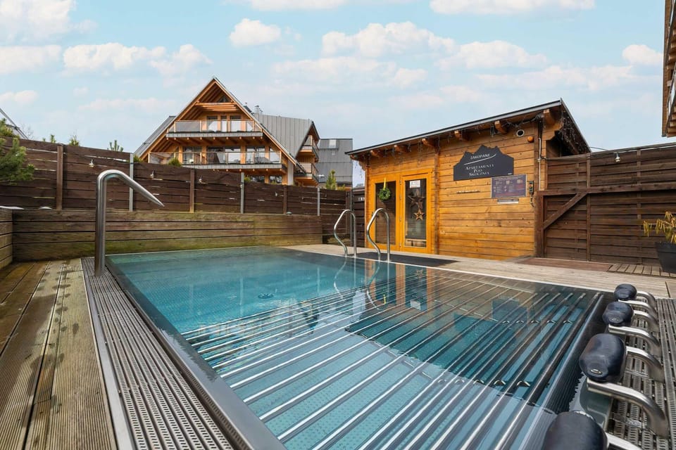 Day, Hot Tub, Swimming pool, Swimming pool
