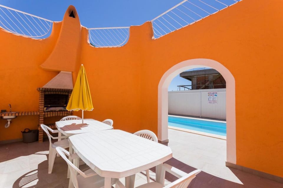 Toiago Villa in Quarteira