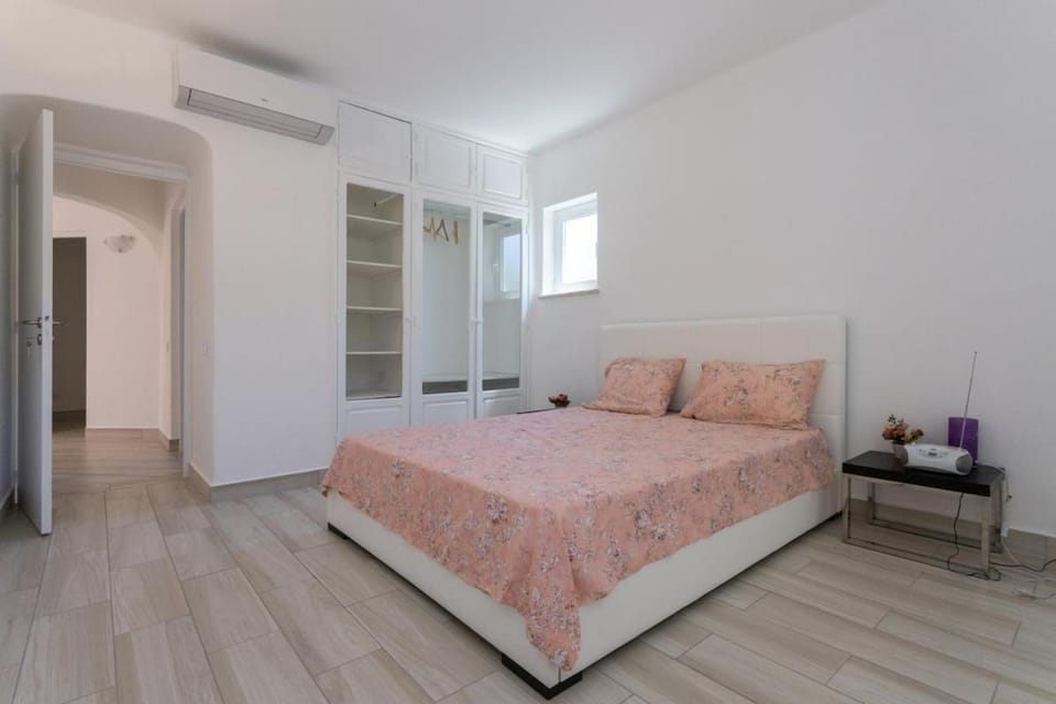 Toiago Villa in Quarteira