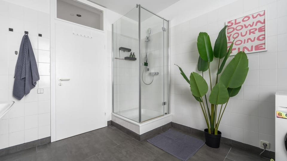 Shower, Bathroom, towels