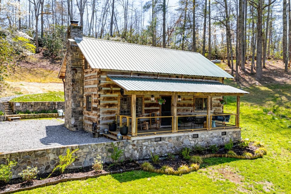 Hot Tub, Fire Pit and Creek Access Whittier Cabin! Cabin in Cherokee