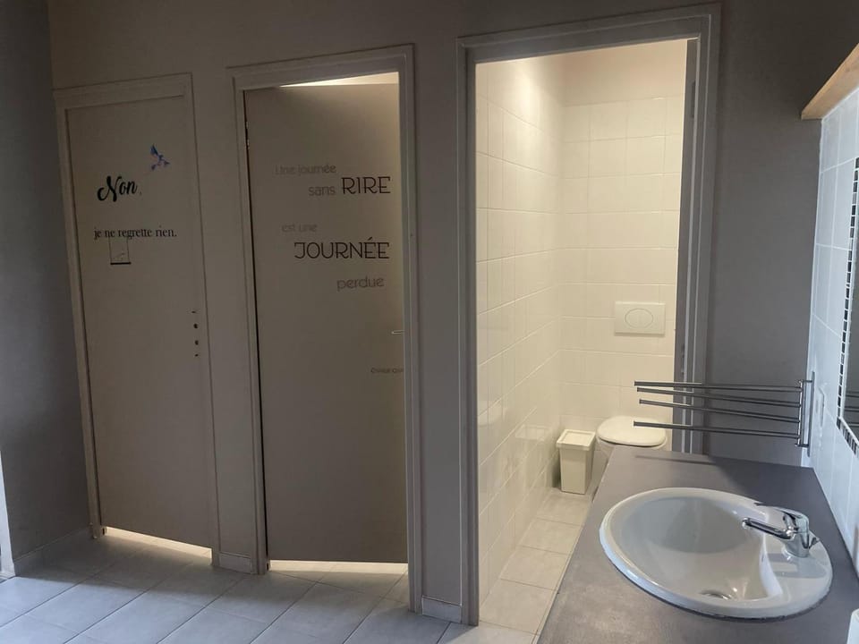 Dortoir de 12Lits Hostel in Occitanie