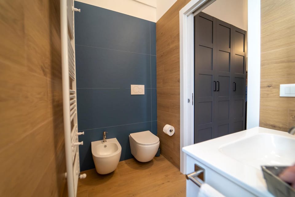 Toilet, Bathroom