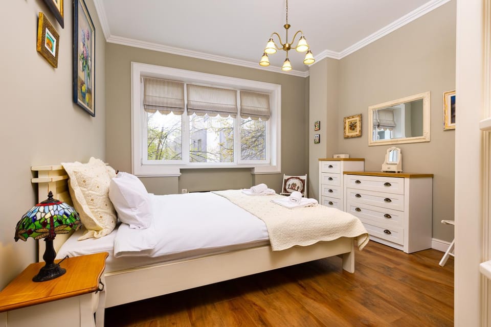 Bed, Photo of the whole room, Decorative detail, Bedroom, Family, wardrobe