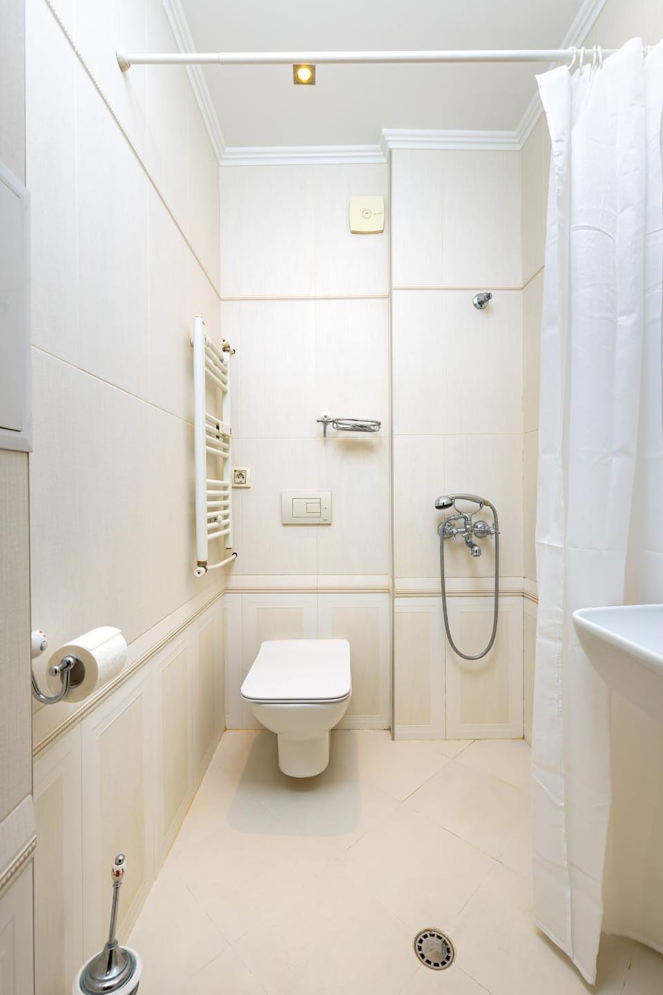 Shower, Toilet, Bathroom, Decorative detail, On site