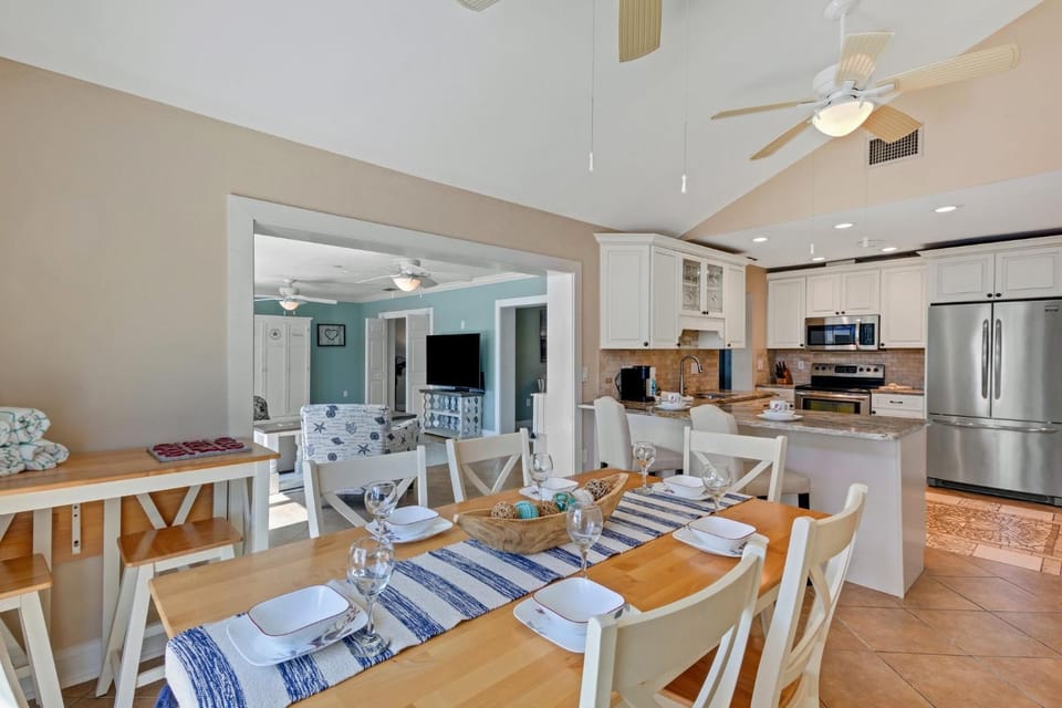 Casa Palmera by SkyRun Anna Maria House in Cortez