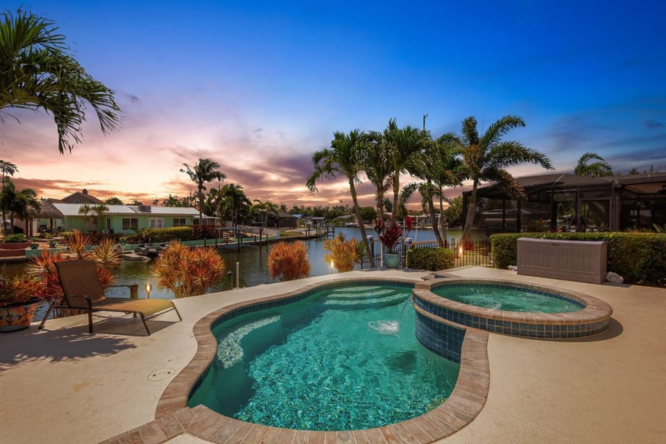 Casa Palmera by SkyRun Anna Maria House in Cortez