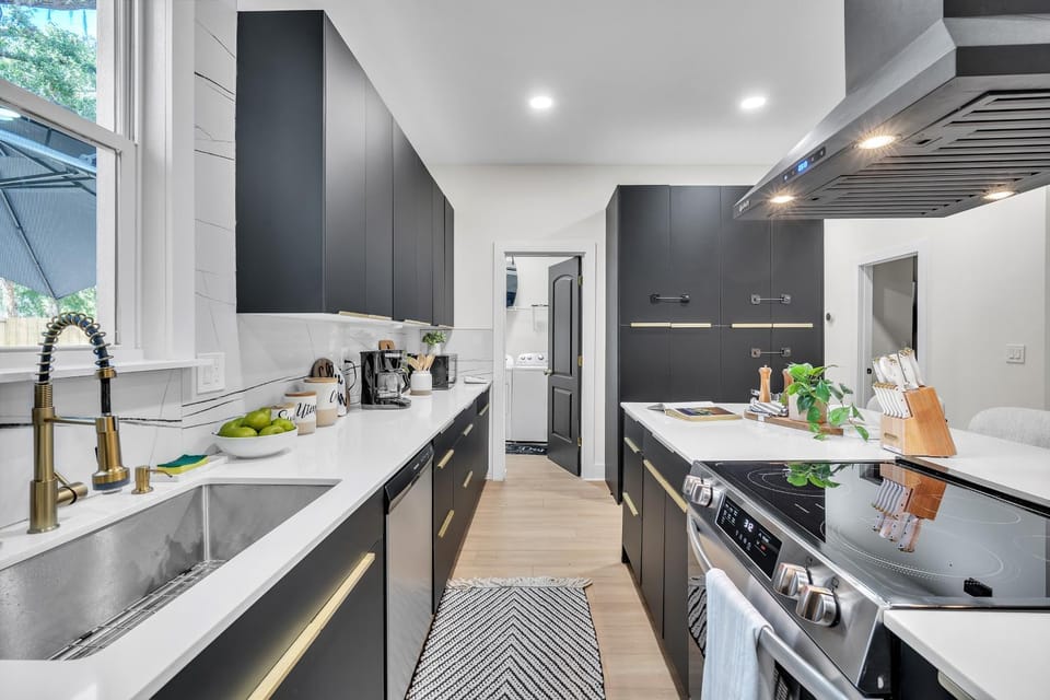 Kitchen or kitchenette
