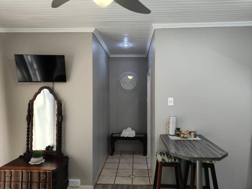 TV and multimedia, Dining area