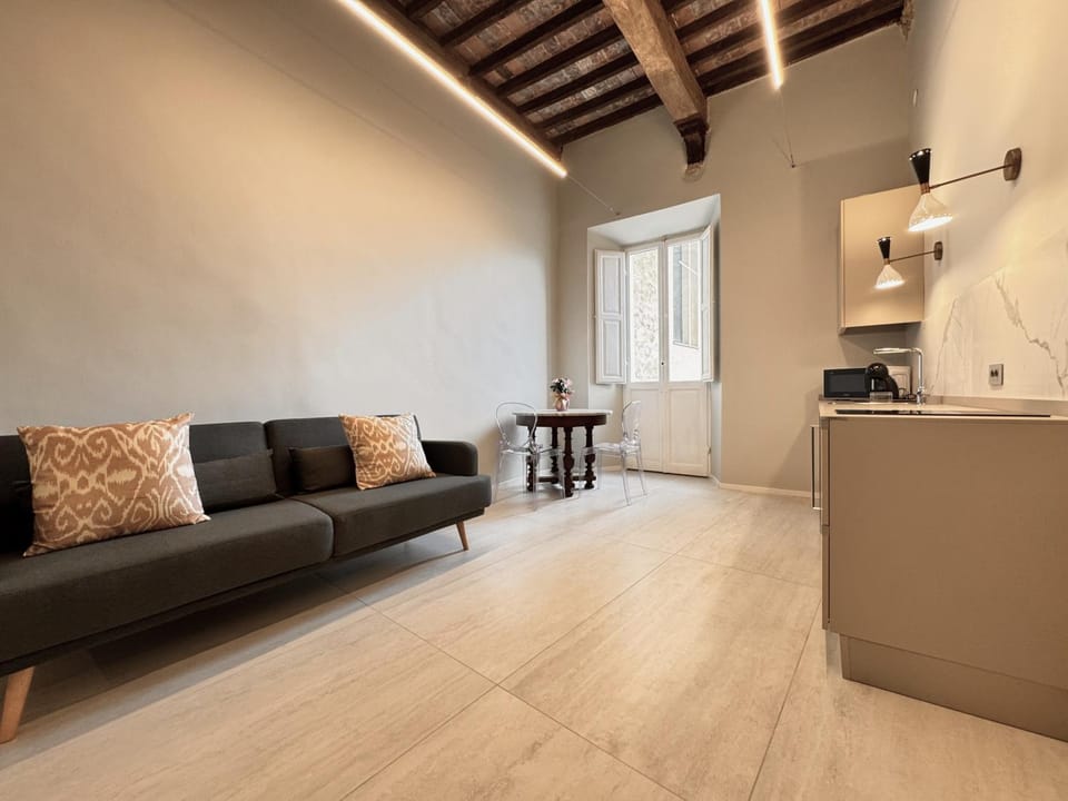 Kitchen or kitchenette, Living room, Seating area