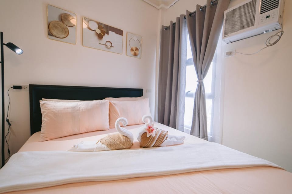 Bed, Photo of the whole room, Kids's club, Kids's club, Bedroom, towels, air conditioner