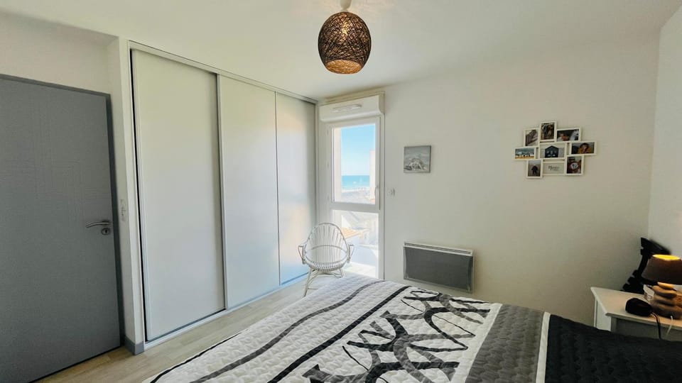 Bedroom, Sea view