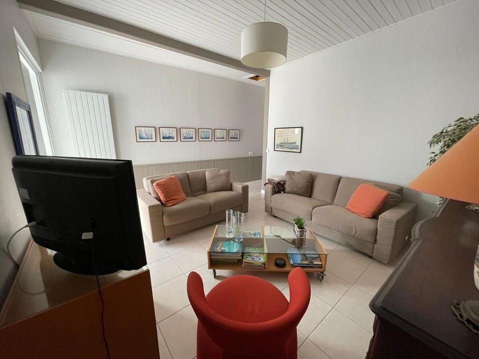 L'Eucalyptus, charmante maison familiale, Arago Bed and Breakfast in Château-d'Olonne