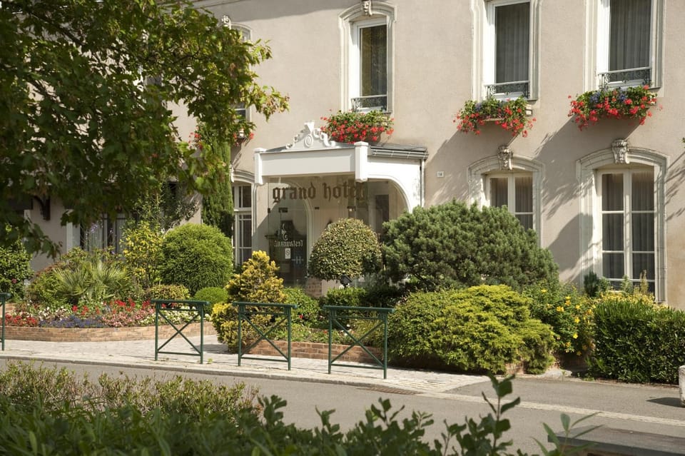 Facade/entrance, Day, Summer