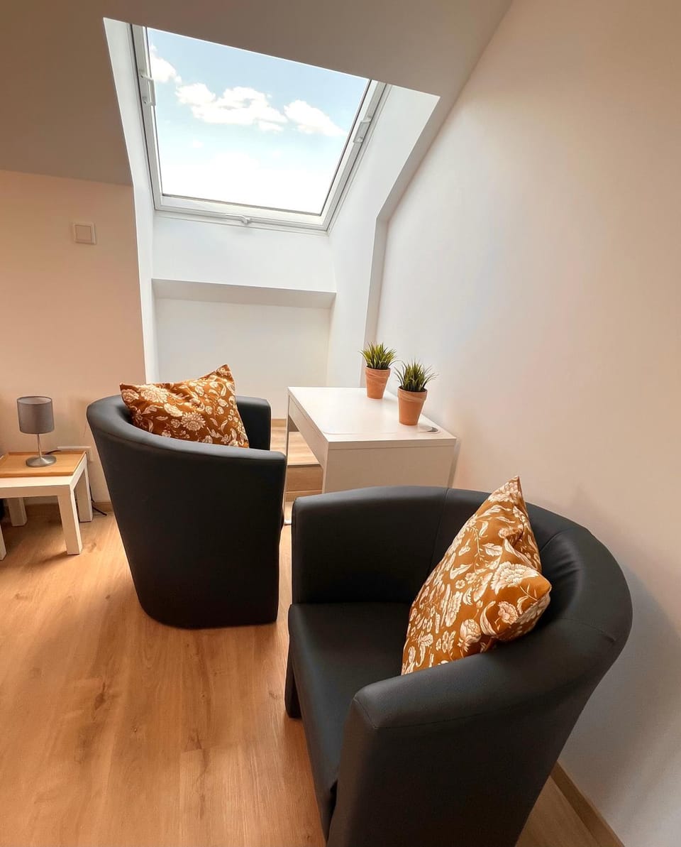 Seating area, Bedroom