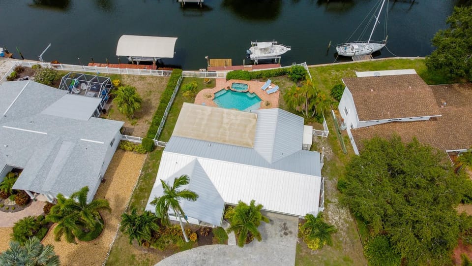 Sunset Oasis by SkyRun Anna Maria House in Bradenton