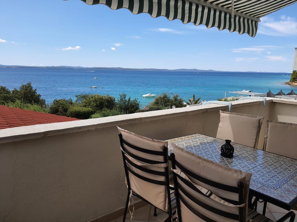 Apartments with sea view Apartment in Zadar County