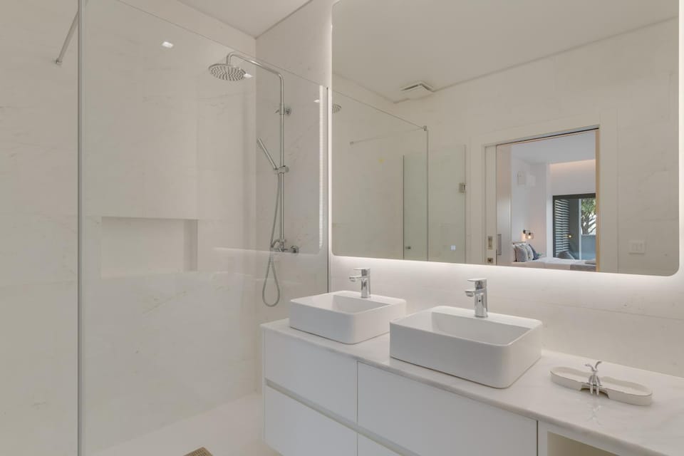 Shower, Bathroom, towels