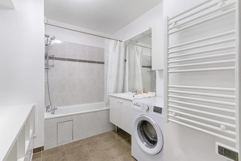 Shower, Bathroom, towels, washing machine, dryer