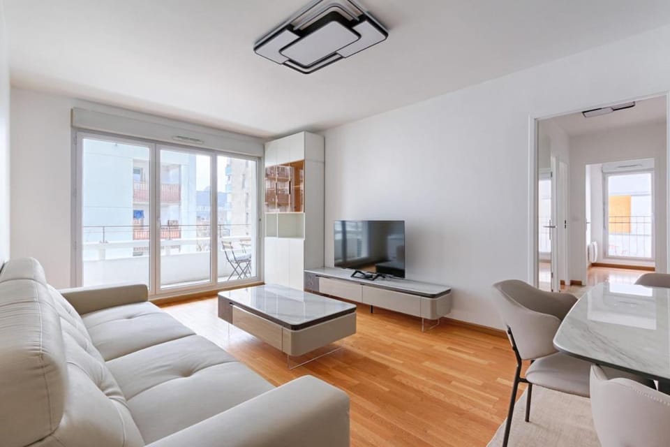 Communal lounge/ TV room, TV and multimedia, Living room, Seating area