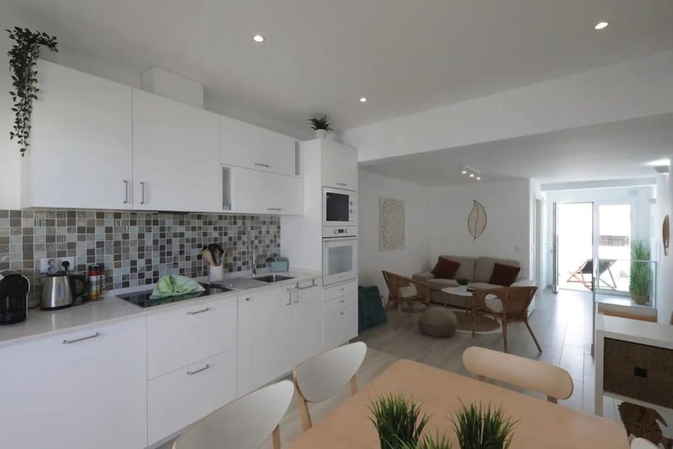 Property building, Kitchen or kitchenette, Living room