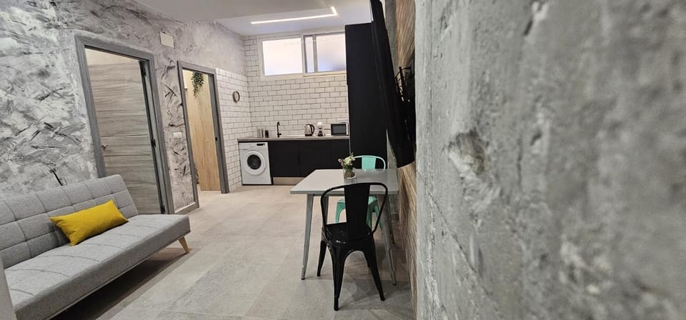 Living room, Seating area, Dining area, pet friendly, washing machine