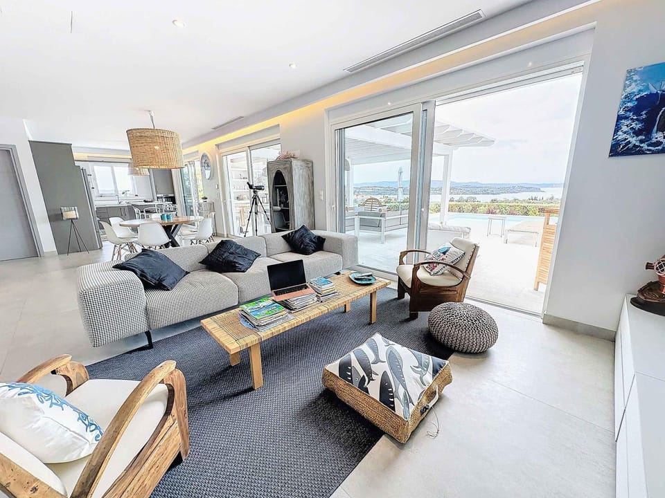 Property building, Living room