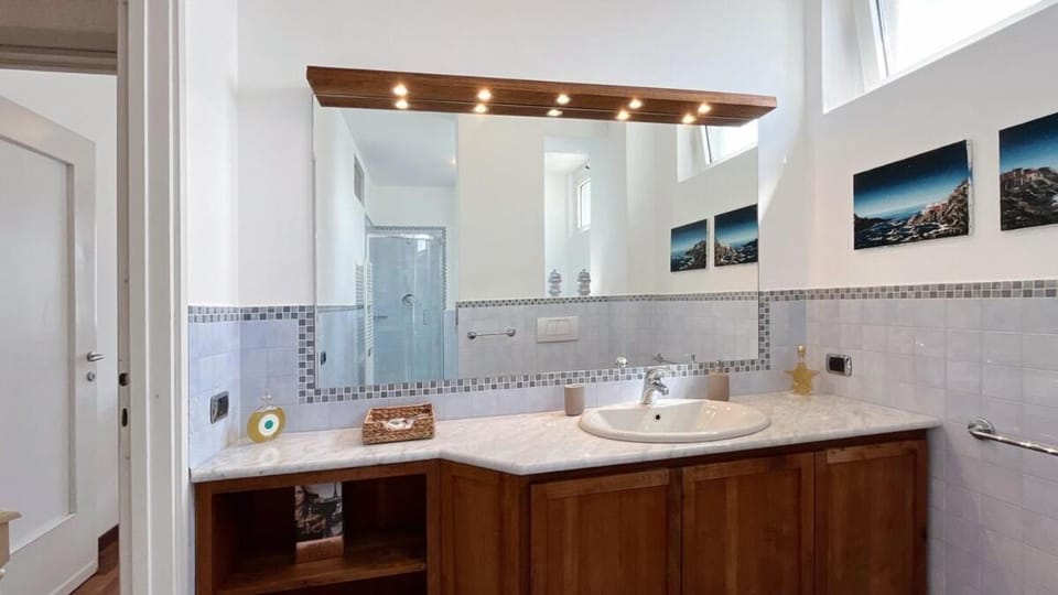Shower, Bathroom, towels