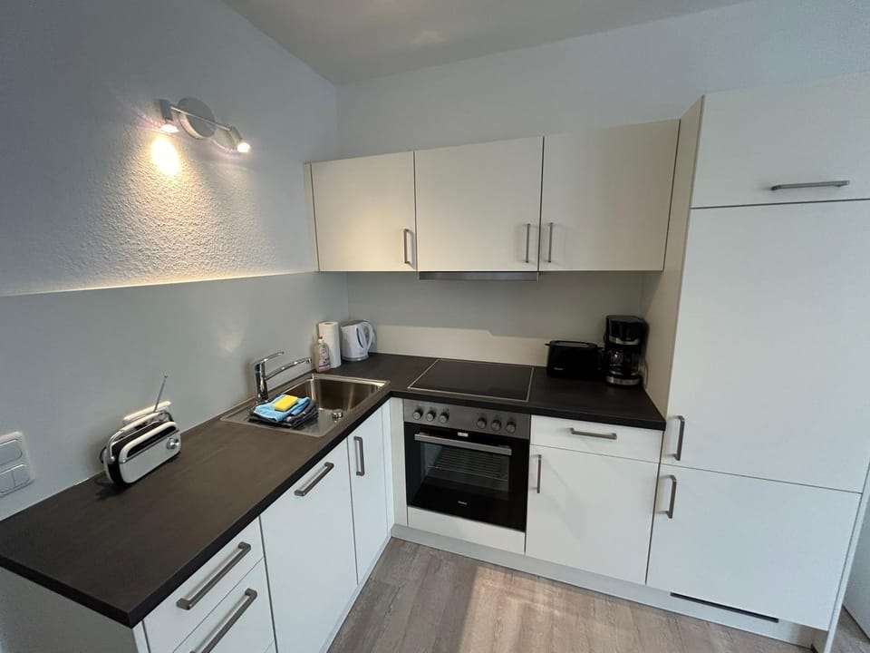 Coffee/tea facilities, Kitchen or kitchenette, dishwasher, minibar, oven, pet friendly, stove, toaster