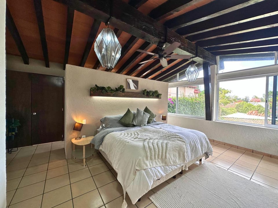 Bed, Photo of the whole room, Bedroom