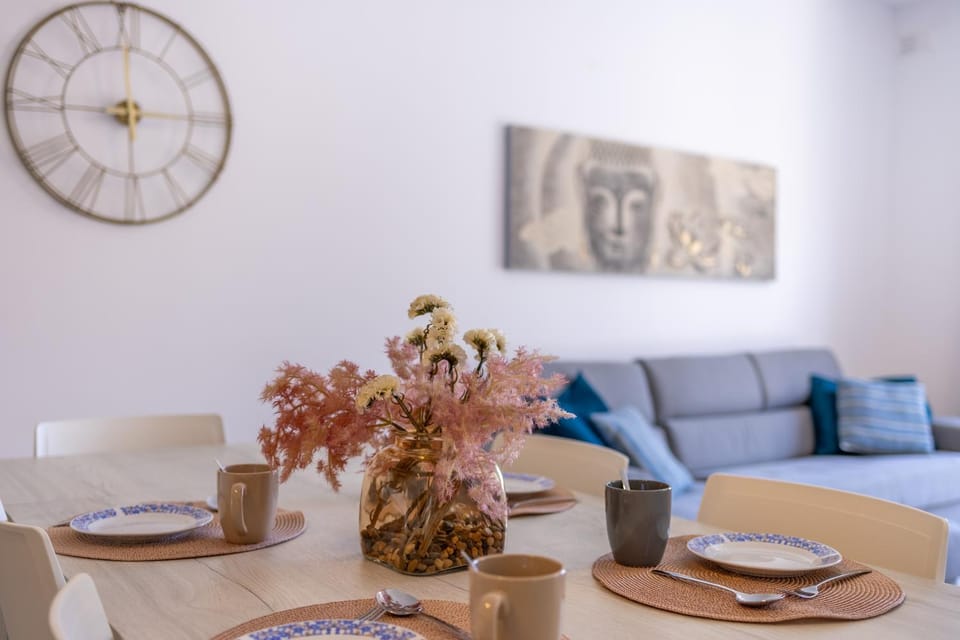 Living room, Decorative detail, Seating area