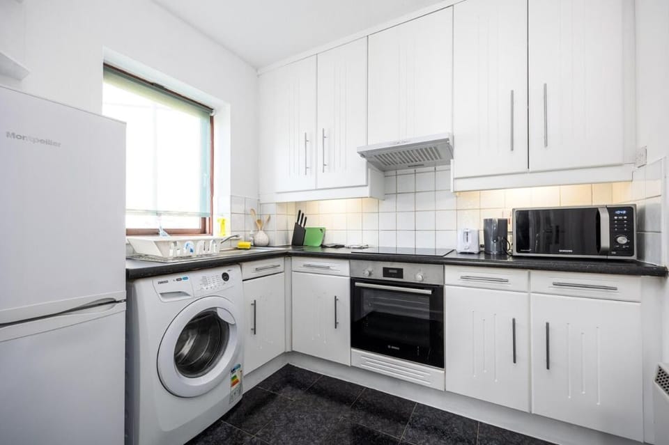 Chic 2Bed With Canal Views-15 Min To Kilmainham Gaol Apartment in Dublin