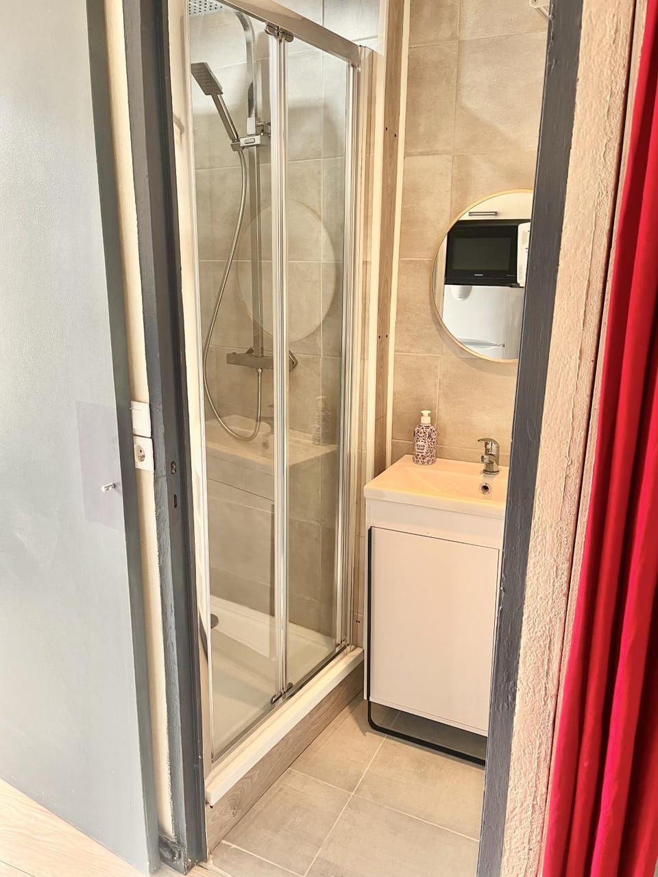 Shower, Bathroom