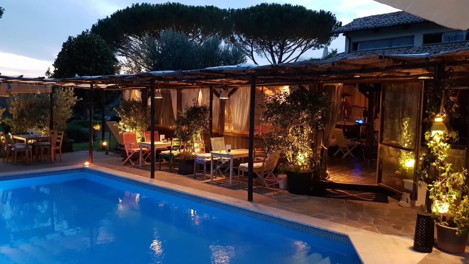 Restaurant/places to eat, Swimming pool